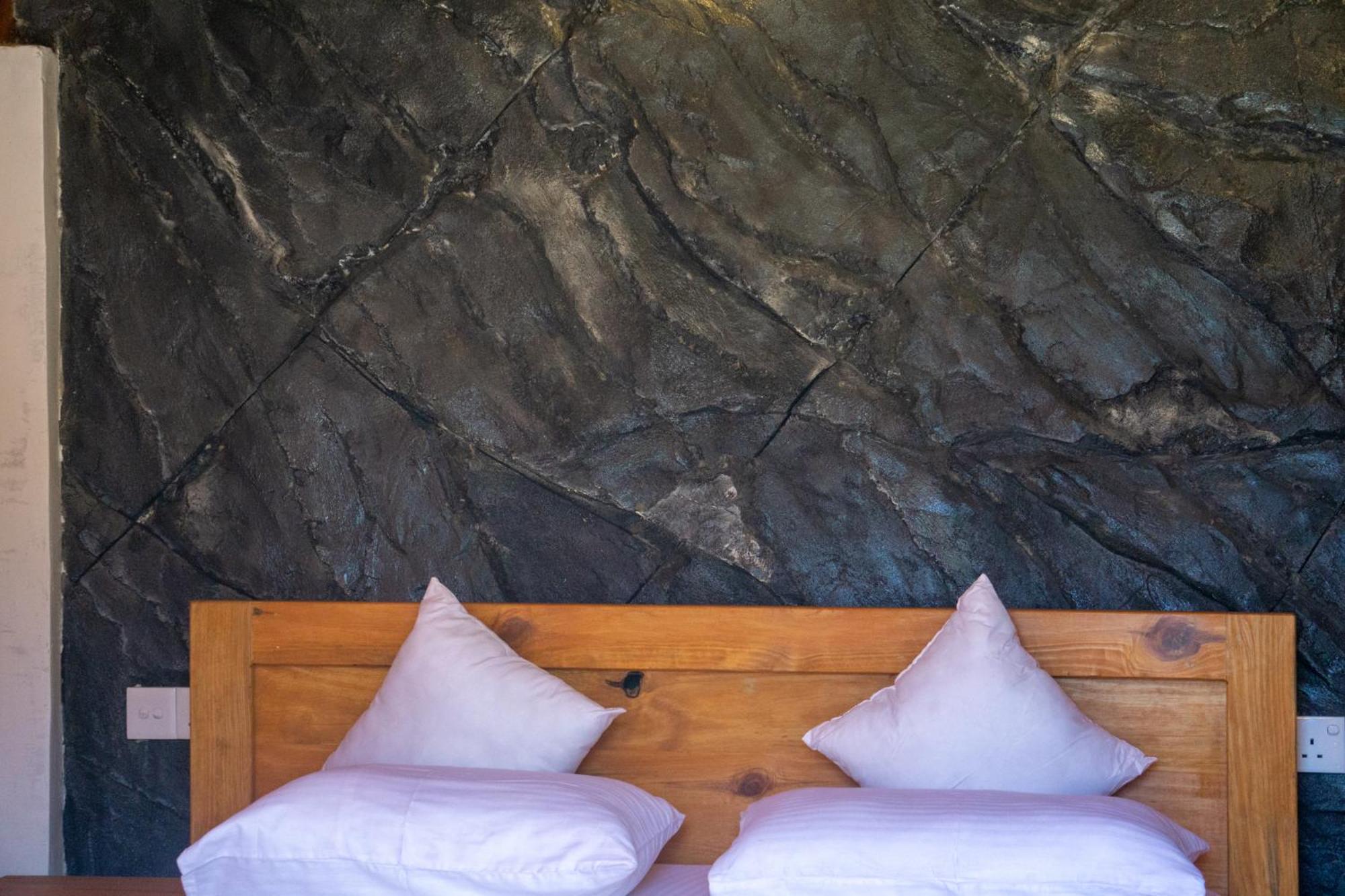 Hobbit Hole Hideaway Bed & Breakfast Procida Dış mekan fotoğraf